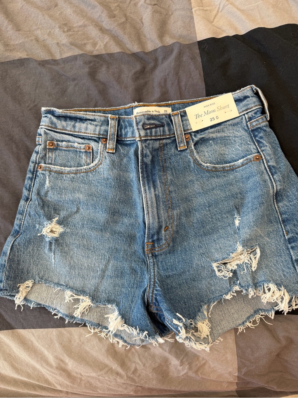 NWT Abercrombie & Fitch mom short